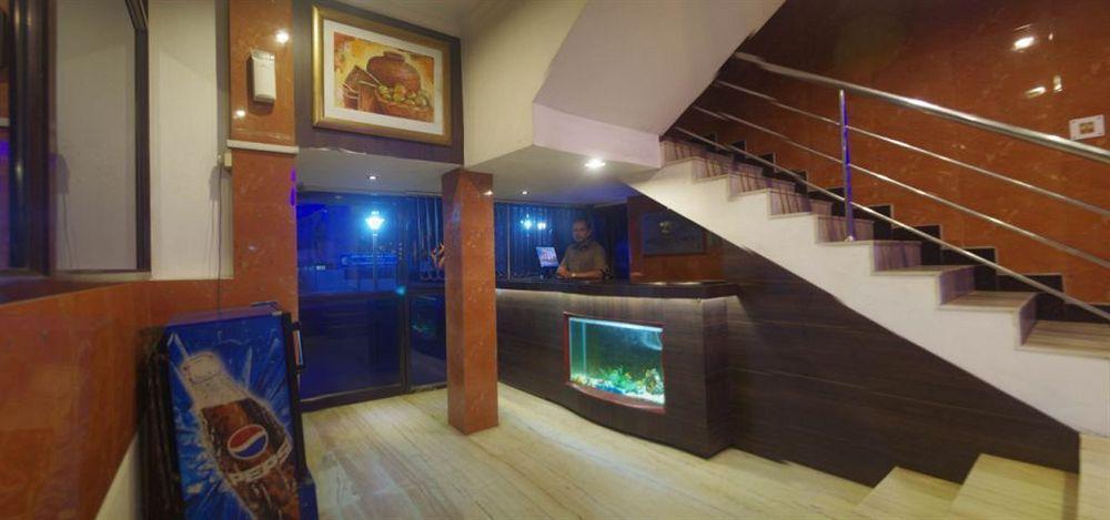 Deluxe Hotel Chennai Dış mekan fotoğraf