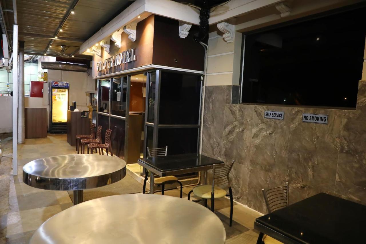 Deluxe Hotel Chennai Dış mekan fotoğraf