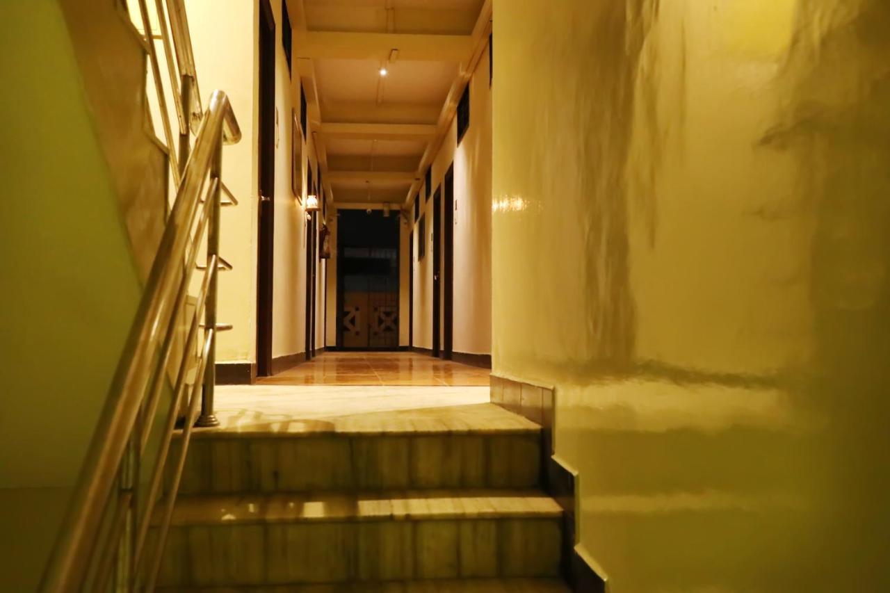Deluxe Hotel Chennai Dış mekan fotoğraf