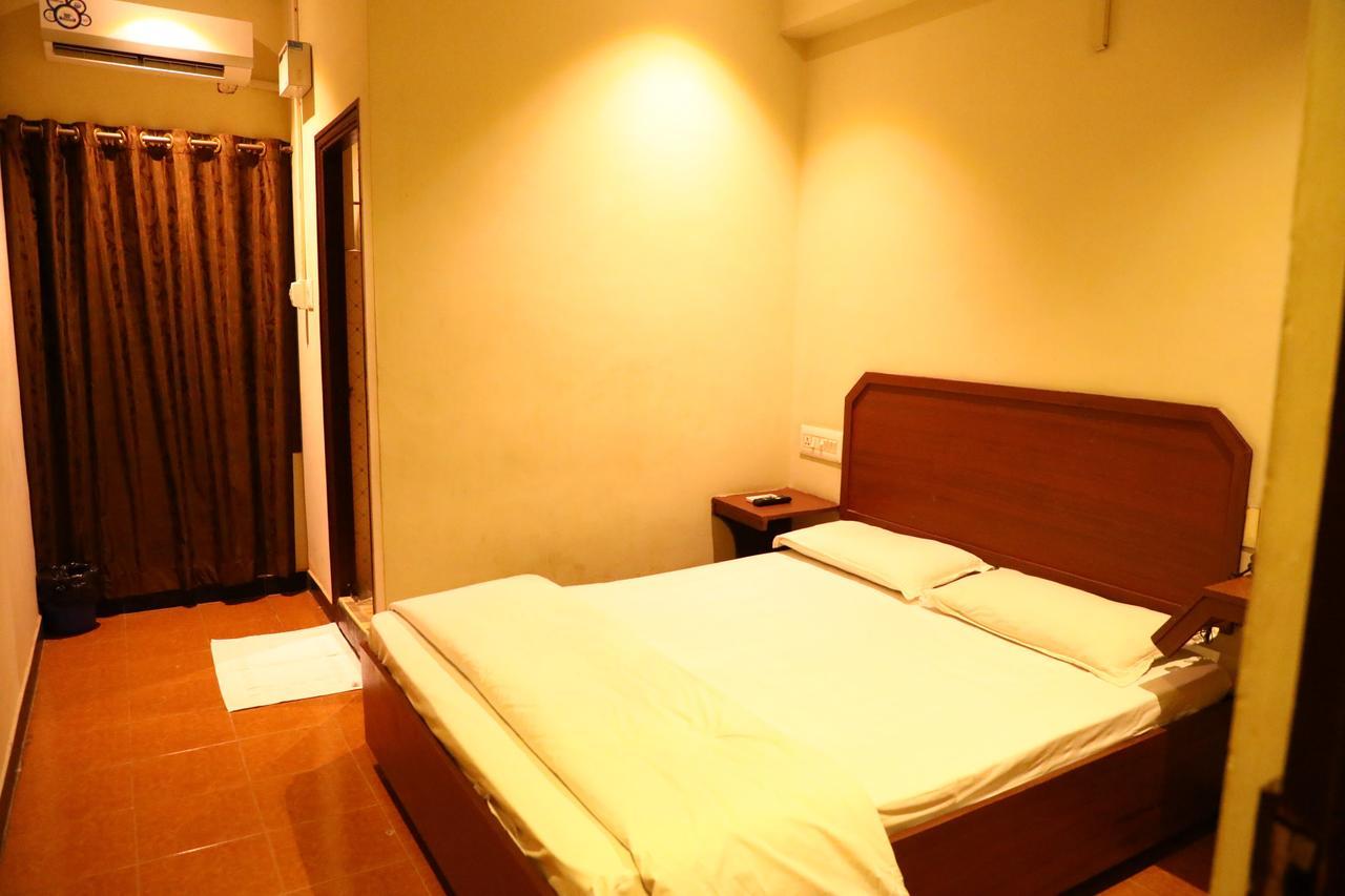 Deluxe Hotel Chennai Dış mekan fotoğraf