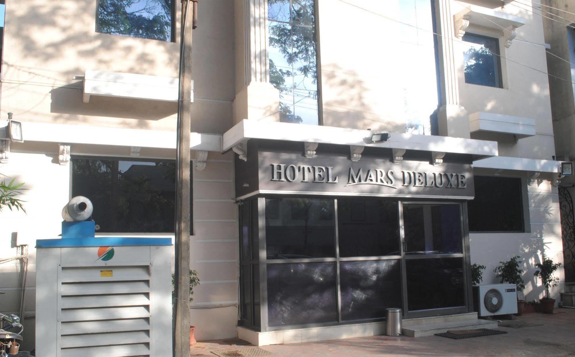 Deluxe Hotel Chennai Dış mekan fotoğraf